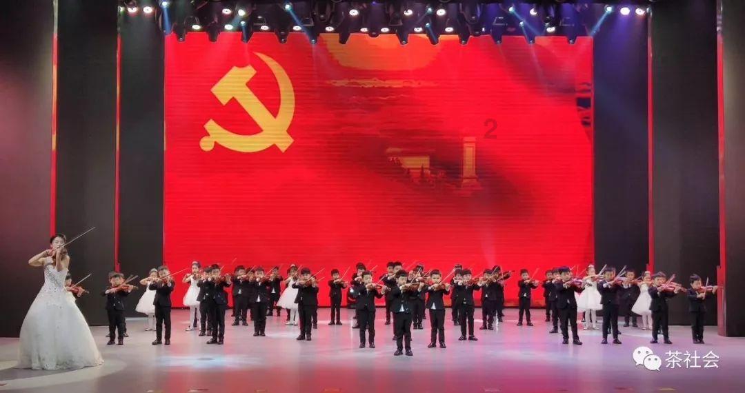 荷西去世12年后三毛仍执意自杀,17年后遗书公布,才知她是真绝望