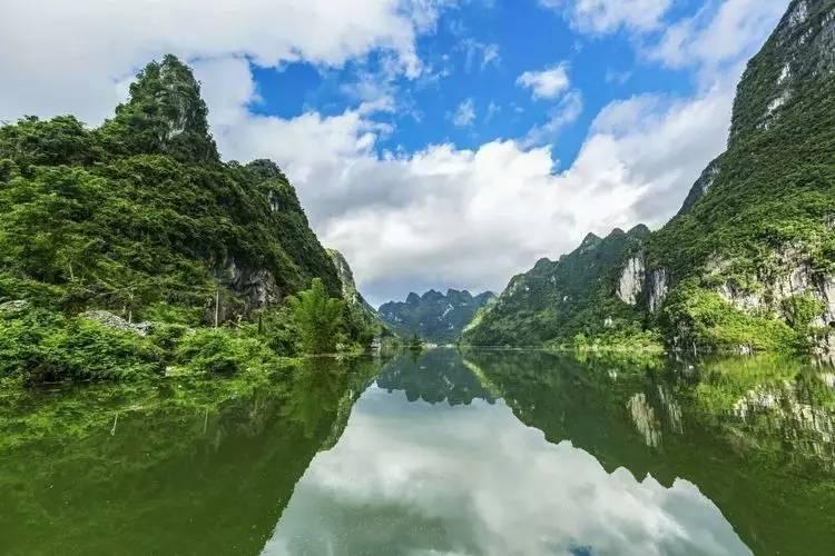 《奔跑人生》幕后花絮大揭秘!原来假肢和胖装是这么拍出来的