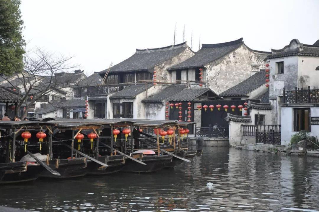 66岁洪金宝手术后复工拍戏,应太太高丽虹要求节食减肥!