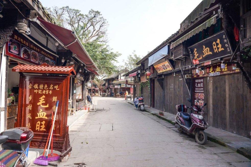 炸花生米时,直接炸是大错特错的!少了这1步,花生米不香更不脆